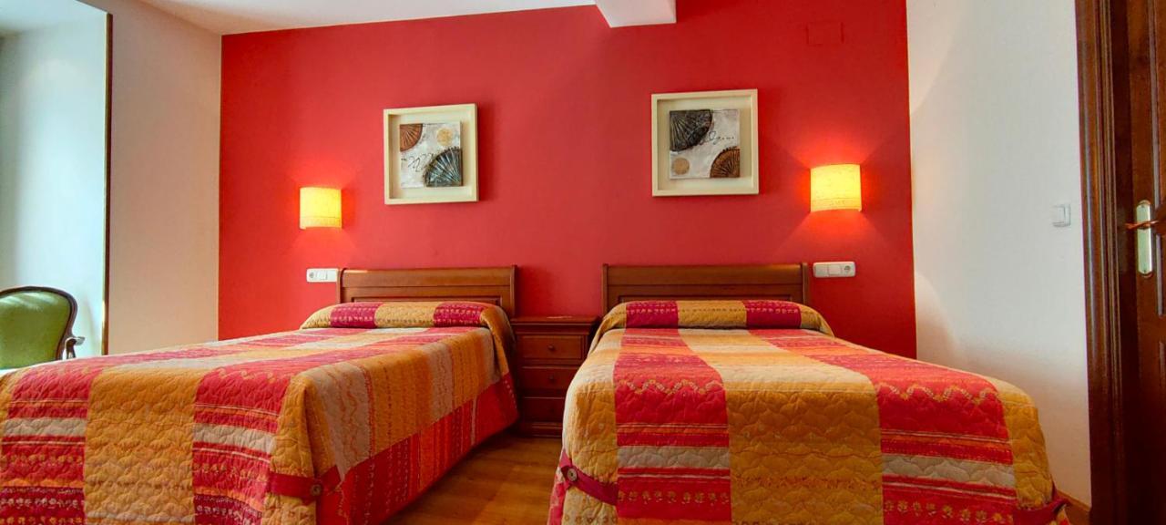 Hotel Rural La Plaza Caso Εξωτερικό φωτογραφία
