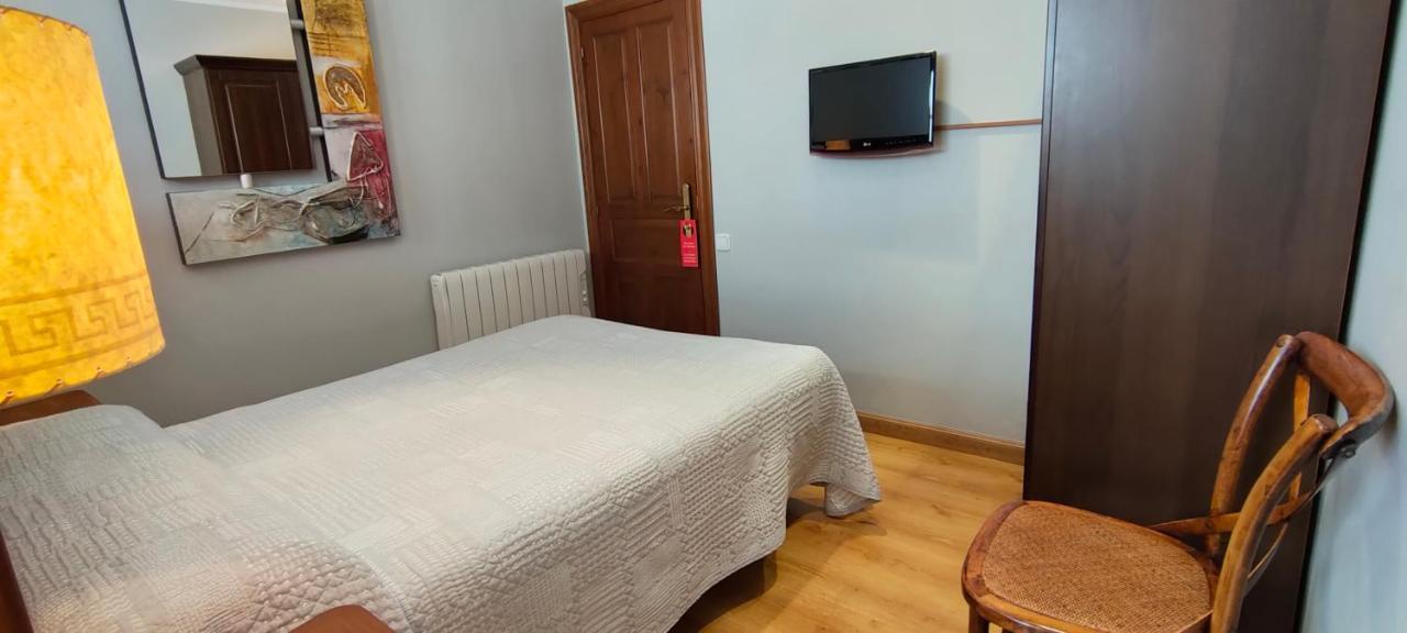 Hotel Rural La Plaza Caso Εξωτερικό φωτογραφία