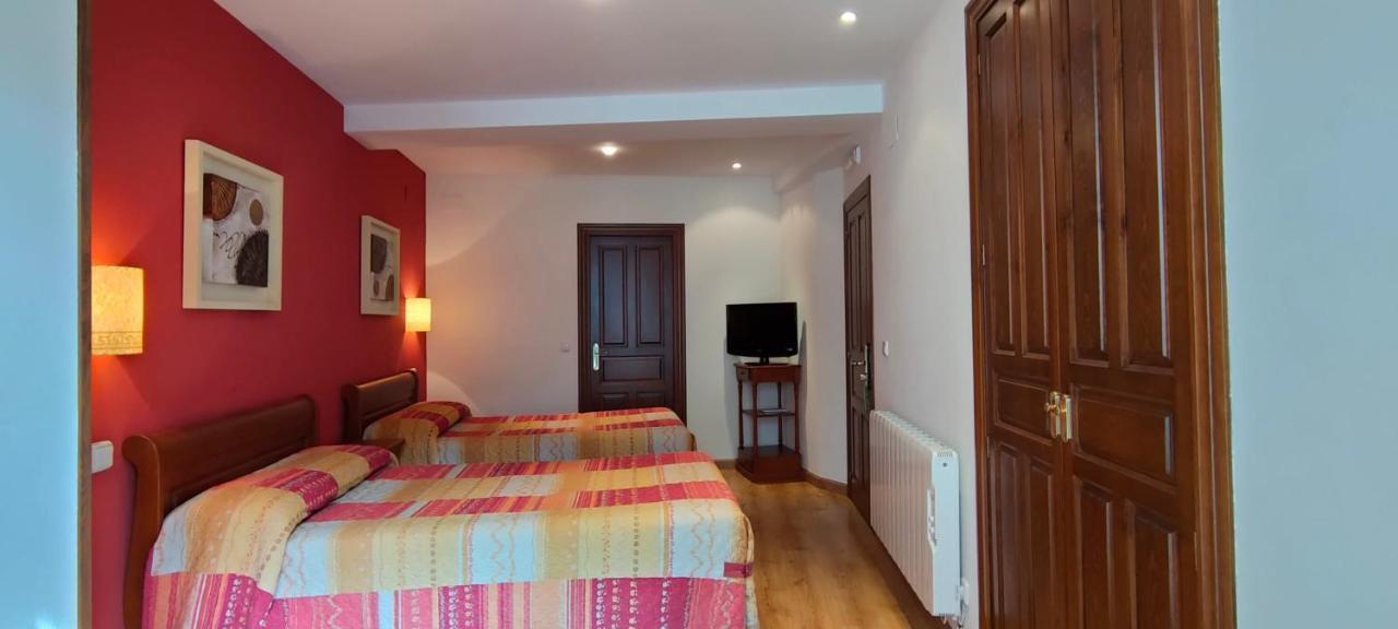 Hotel Rural La Plaza Caso Εξωτερικό φωτογραφία