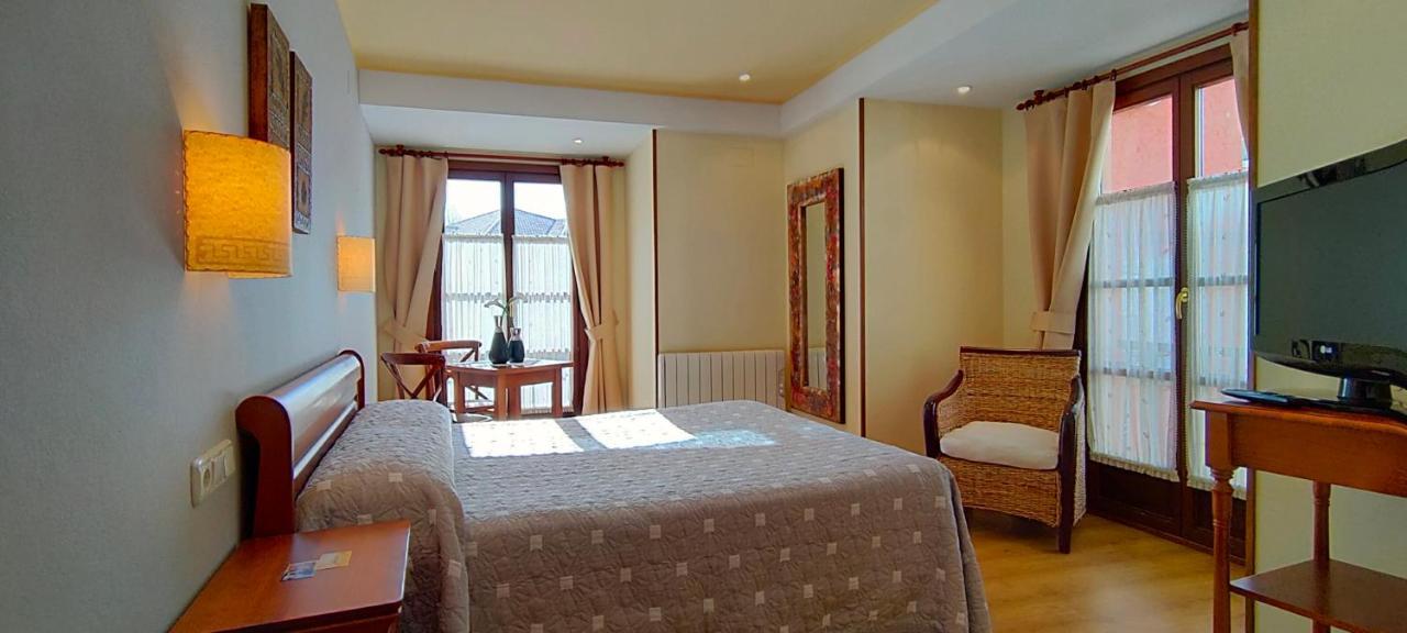 Hotel Rural La Plaza Caso Εξωτερικό φωτογραφία