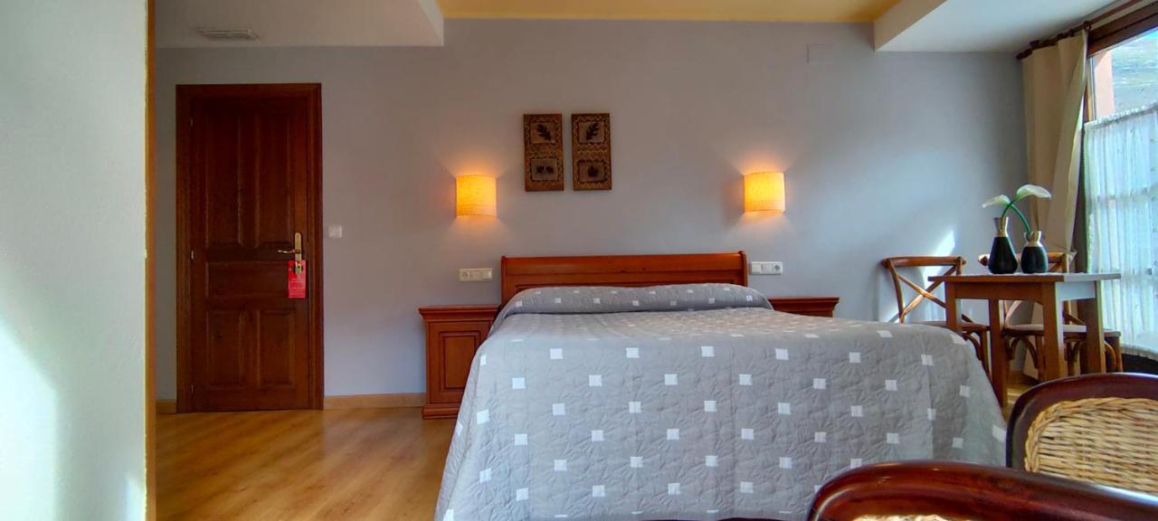 Hotel Rural La Plaza Caso Εξωτερικό φωτογραφία
