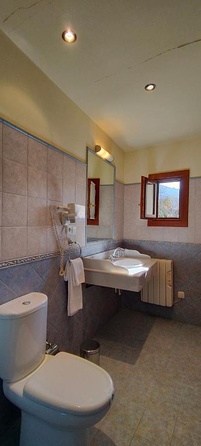 Hotel Rural La Plaza Caso Εξωτερικό φωτογραφία