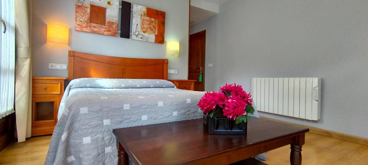 Hotel Rural La Plaza Caso Εξωτερικό φωτογραφία