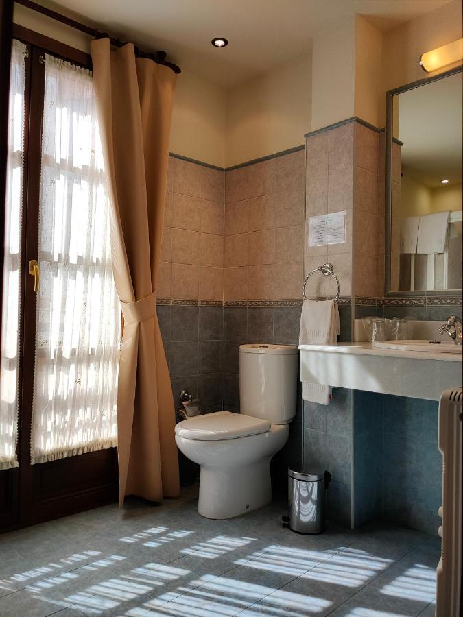 Hotel Rural La Plaza Caso Εξωτερικό φωτογραφία
