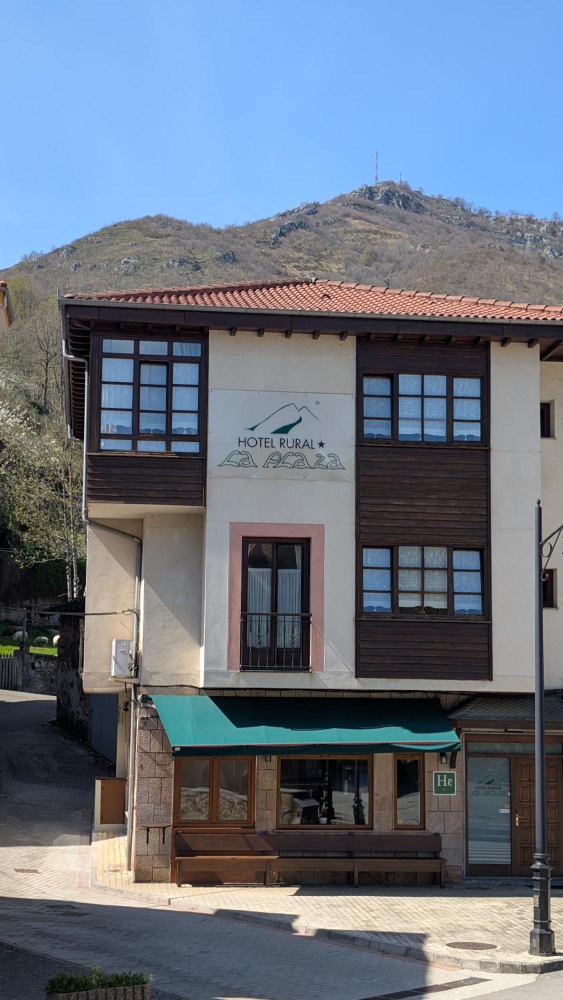 Hotel Rural La Plaza Caso Εξωτερικό φωτογραφία
